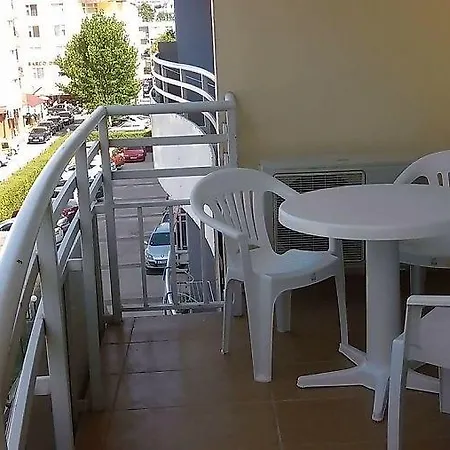 In Central Plaza * ساني بيتش